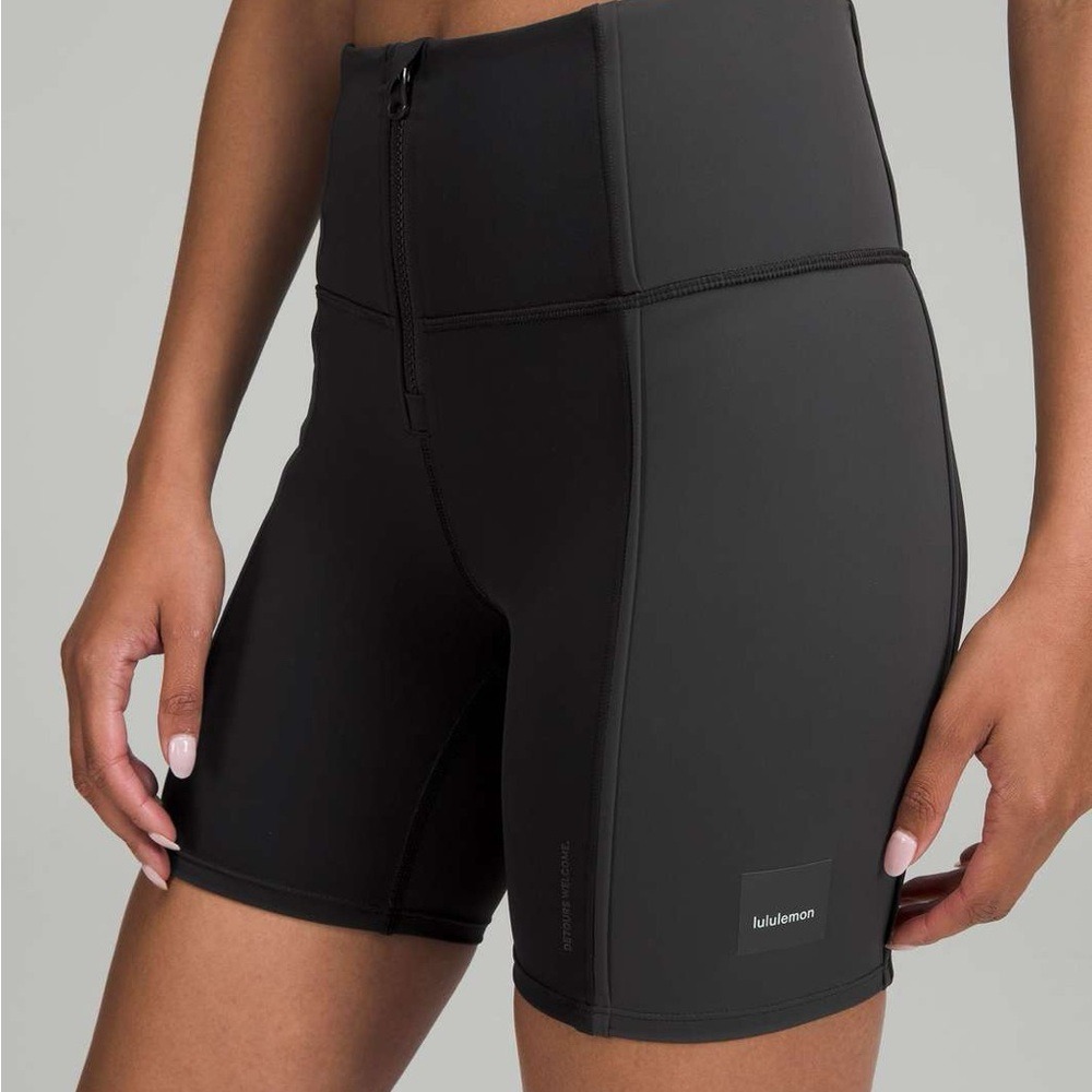 Lululemon Hike to‎ Swim Short 6" Womens Short Size 4